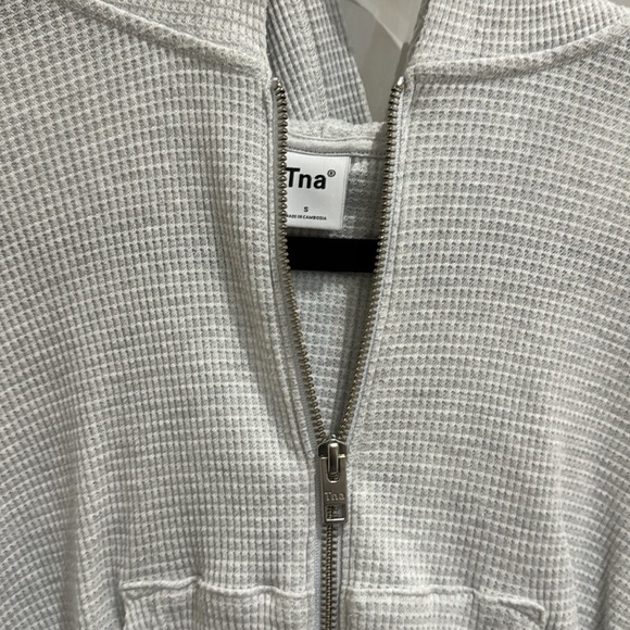 Aritzia waffle cropped hoodie - Picture 2 of 2